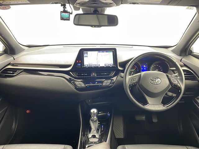 トヨタ Ｃ－ＨＲ G 茨城県 2016(平28)年 6.5万km ブラックマイカ 純正ナビ［NSZT-Y66T］/フルセグ再生可/TRDエアロ/バックカメラ/Toyota Safety Sense /AC100V/純正18インチAW/純正フロアマット/社外ドライブレコーダー/ビルトインETC/LEDヘッドライト