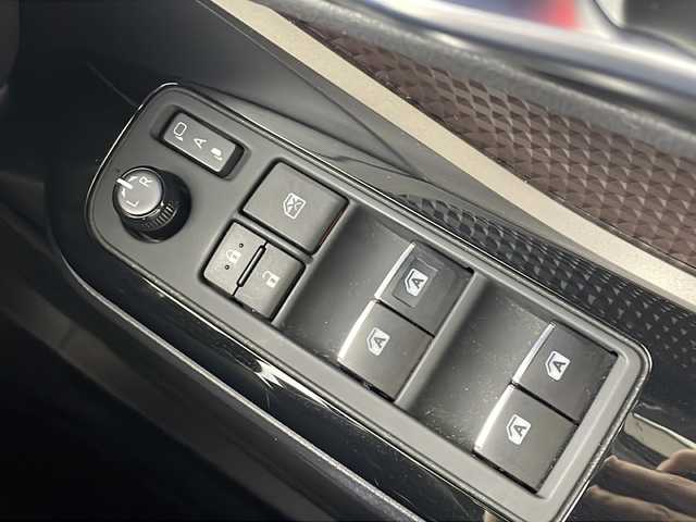 トヨタ Ｃ－ＨＲ G 茨城県 2016(平28)年 6.5万km ブラックマイカ 純正ナビ［NSZT-Y66T］/フルセグ再生可/TRDエアロ/バックカメラ/Toyota Safety Sense /AC100V/純正18インチAW/純正フロアマット/社外ドライブレコーダー/ビルトインETC/LEDヘッドライト