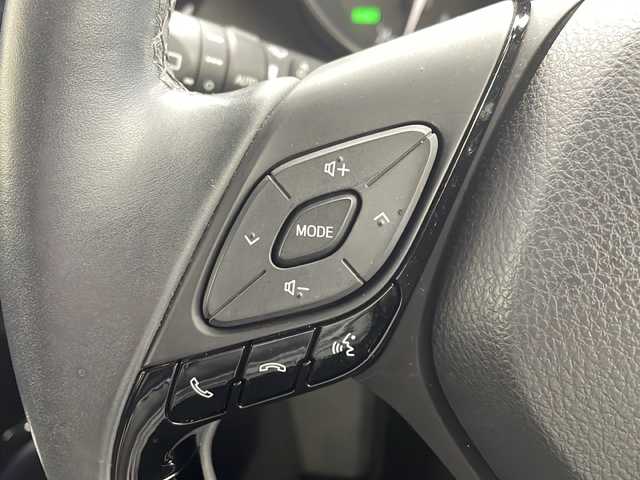 トヨタ Ｃ－ＨＲ G 茨城県 2016(平28)年 6.5万km ブラックマイカ 純正ナビ［NSZT-Y66T］/フルセグ再生可/TRDエアロ/バックカメラ/Toyota Safety Sense /AC100V/純正18インチAW/純正フロアマット/社外ドライブレコーダー/ビルトインETC/LEDヘッドライト