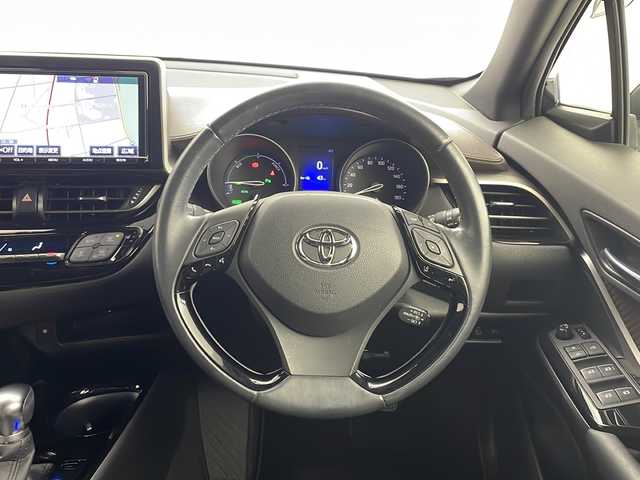 トヨタ Ｃ－ＨＲ G 茨城県 2016(平28)年 6.5万km ブラックマイカ 純正ナビ［NSZT-Y66T］/フルセグ再生可/TRDエアロ/バックカメラ/Toyota Safety Sense /AC100V/純正18インチAW/純正フロアマット/社外ドライブレコーダー/ビルトインETC/LEDヘッドライト