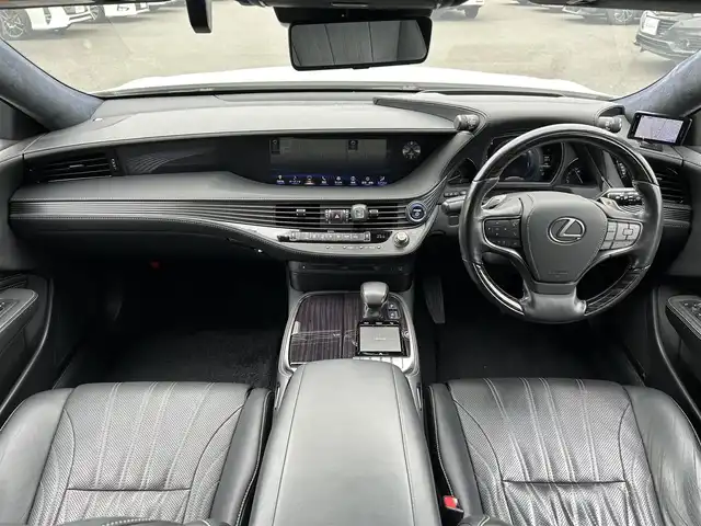 レクサス ＬＳ 500h バージョンL 茨城県 2017(平29)年 13.8万km ソニッククォーツ ワンオーナー/サンルーフ/純正スポイラー/純正HDDナビ/(地デジTV・CD・DVD・BT・USB・ラジオ再生)/レーダークルーズコントロール/レーンアシスト/衝突軽減ブレーキ/コーナーセンサー/本革レザーシート/シートベンチレーション/パワーシート/アラウンドビューカメラ/ビルトインETC/ドライブレコーダー/オートライト/LEDヘッドライト/純正20inアルミホイール/フロアマット/スマートキー/取扱説明書/保証書