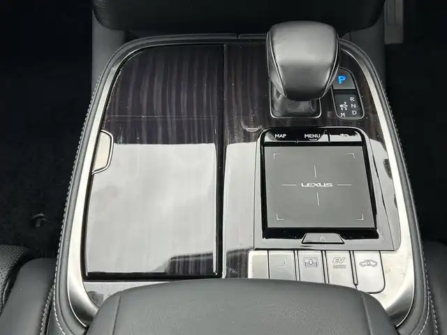 レクサス ＬＳ 500h バージョンL 茨城県 2017(平29)年 13.8万km ソニッククォーツ ワンオーナー/サンルーフ/純正スポイラー/純正HDDナビ/(地デジTV・CD・DVD・BT・USB・ラジオ再生)/レーダークルーズコントロール/レーンアシスト/衝突軽減ブレーキ/コーナーセンサー/本革レザーシート/シートベンチレーション/パワーシート/アラウンドビューカメラ/ビルトインETC/ドライブレコーダー/オートライト/LEDヘッドライト/純正20inアルミホイール/フロアマット/スマートキー/取扱説明書/保証書