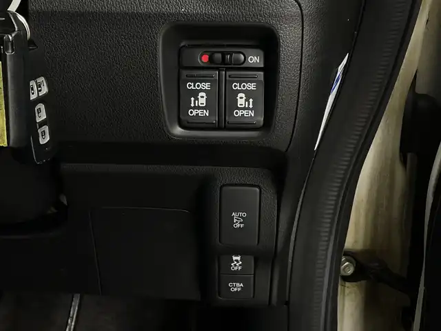 ホンダ Ｎ ＢＯＸ G SSパッケージ 新潟県 2017(平29)年 6.3万km プレミアムホワイトパールⅡ スマートキー/４WD/スペアキー1本/メモリナビ　型式VXM-174CSi/CD/BT/ワンセグ/ドライブレコーダー前後/両側パワースライドドア/シートヒーター　D席/N席/フロアマット/バイザー/夏タイヤ4本セット