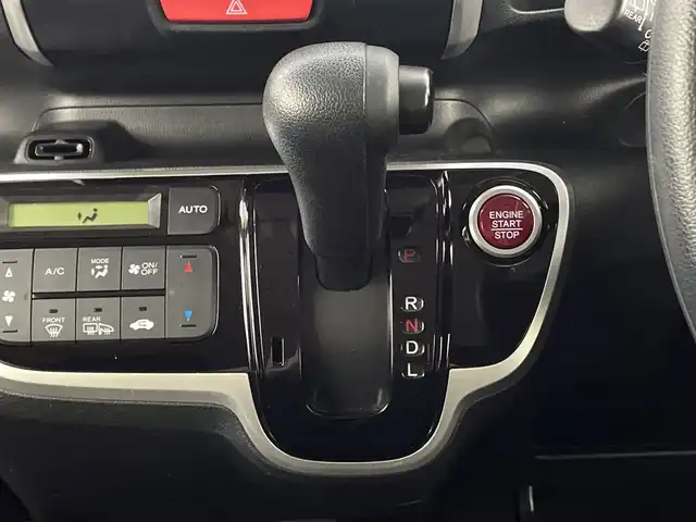 ホンダ Ｎ ＢＯＸ G SSパッケージ 新潟県 2017(平29)年 6.3万km プレミアムホワイトパールⅡ スマートキー/４WD/スペアキー1本/メモリナビ　型式VXM-174CSi/CD/BT/ワンセグ/ドライブレコーダー前後/両側パワースライドドア/シートヒーター　D席/N席/フロアマット/バイザー/夏タイヤ4本セット