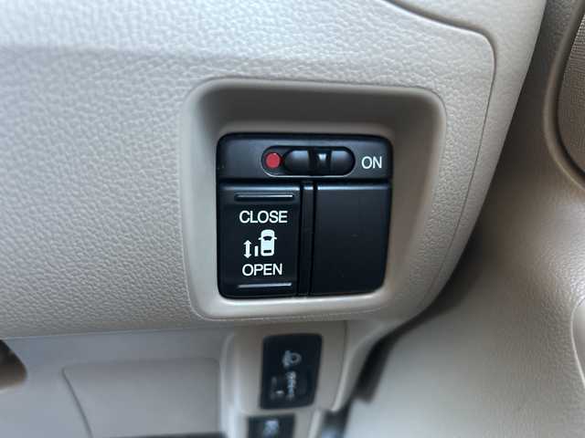 ホンダ Ｎ ＢＯＸ G Lパッケージ 東京都 2013(平25)年 2万km プレミアムブロンズパール 4WD/社外メモリナビ/・TV/CD/SD/横滑り防止装置/盗難防止装置/ETC/ドアバイザー/パワースライドドア/14インチ純正アルミホイール/チップアップシート/スペアキー1本/プッシュスタート/取扱説明書/スペアキー1本