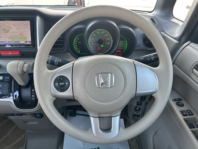 ホンダ Ｎ ＢＯＸ G Lパッケージ 東京都 2013(平25)年 2万km プレミアムブロンズパール 4WD/社外メモリナビ/・TV/CD/SD/横滑り防止装置/盗難防止装置/ETC/ドアバイザー/パワースライドドア/14インチ純正アルミホイール/チップアップシート/スペアキー1本/プッシュスタート/取扱説明書/スペアキー1本