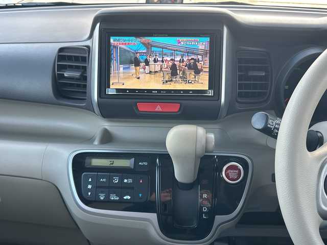 ホンダ Ｎ ＢＯＸ G Lパッケージ 東京都 2013(平25)年 2万km プレミアムブロンズパール 4WD/社外メモリナビ/・TV/CD/SD/横滑り防止装置/盗難防止装置/ETC/ドアバイザー/パワースライドドア/14インチ純正アルミホイール/チップアップシート/スペアキー1本/プッシュスタート/取扱説明書/スペアキー1本