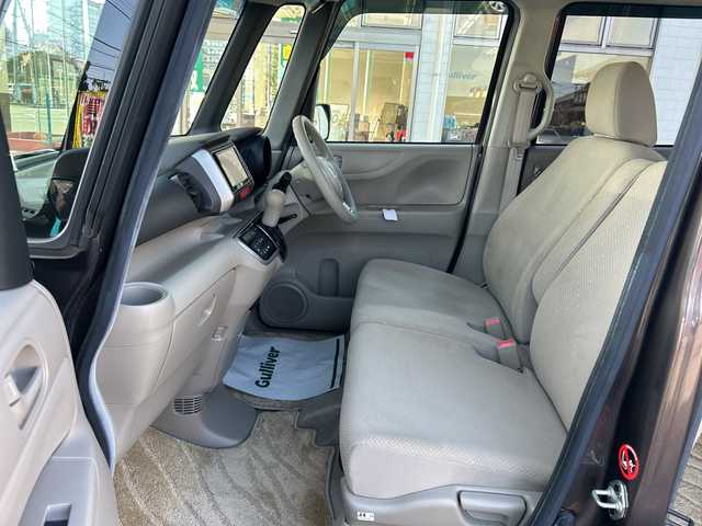 ホンダ Ｎ ＢＯＸ G Lパッケージ 東京都 2013(平25)年 2万km プレミアムブロンズパール 4WD/社外メモリナビ/・TV/CD/SD/横滑り防止装置/盗難防止装置/ETC/ドアバイザー/パワースライドドア/14インチ純正アルミホイール/チップアップシート/スペアキー1本/プッシュスタート/取扱説明書/スペアキー1本