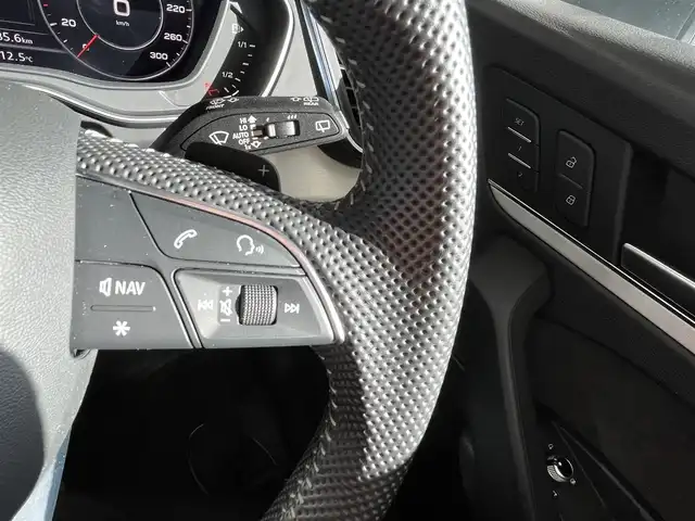 アウディ Ｑ５ 40TDIクワトロ スポーツ 山形県 2020(令2)年 2.3万km デイトナグレーパールエフェクト 純正ＨＤＤナビ　/フルセグＴＶ　/ETC2.0 /Bluetooth/USB/AUX/SD/CD/DVD/運転席/助手席パワーシート　/運転席/助手席シートヒーター　/ハーフレザーシート　/ルーフレール　/電動リアゲート　/ACC