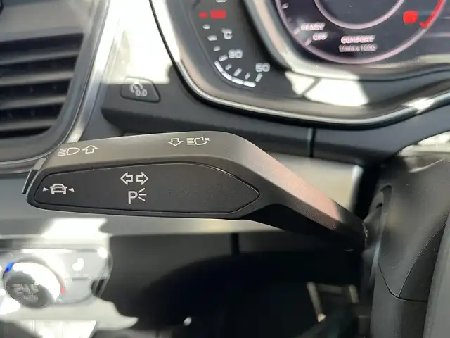 アウディ Ｑ５ 40TDIクワトロ スポーツ 山形県 2020(令2)年 2.3万km デイトナグレーパールエフェクト 純正ＨＤＤナビ　/フルセグＴＶ　/ETC2.0 /Bluetooth/USB/AUX/SD/CD/DVD/運転席/助手席パワーシート　/運転席/助手席シートヒーター　/ハーフレザーシート　/ルーフレール　/電動リアゲート　/ACC