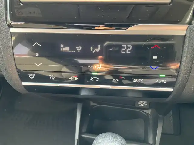 ホンダ フィット 13G Fパッケージ ファインED 滋賀県 2017(平29)年 11万km クリスタルブラックパール ワンオーナー/純正ナビ/DVD、CD、ワンセグテレビ/バックカメラ/ETC/カロッツェリアチェーンアップトゥイーター/プッシュスタート/純正フロアマット/社外14インチホイール/取扱説明書/保証書/