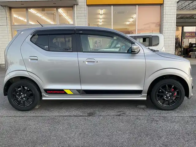 スズキ アルト ワークス 滋賀県 2021(令3)年 4.1万km スチールシルバーM ワンオーナー/車検令和8年5月まで/水冷直列3気筒インタークーラーターボ/5MT/純正KYBショックアブソーバー/純正キセノンヘッドライト/・フォグランプ/純正15インチアルミホイール/純正RECAROシート/カロッツェリア9インチディスプレイオーディオ/・AM/FM/・Bluetooth/純正ビルトインETC/純正フロアマット/スペアキー/取扱説明書/保証書/