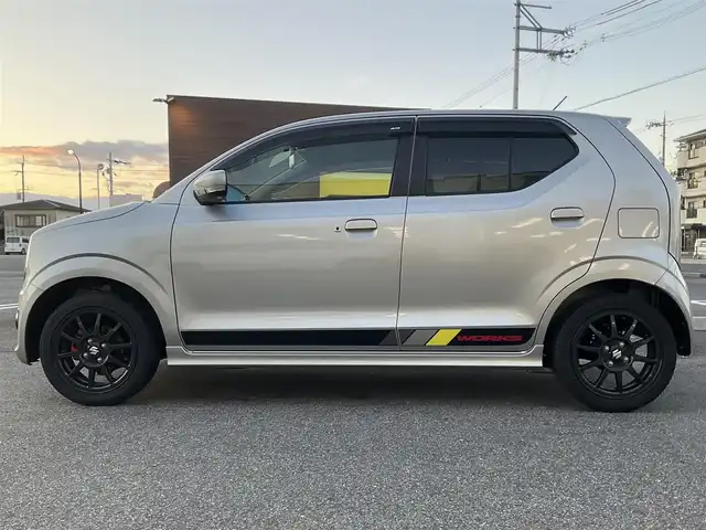 スズキ アルト ワークス 滋賀県 2021(令3)年 4.1万km スチールシルバーM ワンオーナー/車検令和8年5月まで/水冷直列3気筒インタークーラーターボ/5MT/純正KYBショックアブソーバー/純正キセノンヘッドライト/・フォグランプ/純正15インチアルミホイール/純正RECAROシート/カロッツェリア9インチディスプレイオーディオ/・AM/FM/・Bluetooth/純正ビルトインETC/純正フロアマット/スペアキー/取扱説明書/保証書/