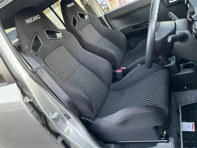 スズキ アルト ワークス 滋賀県 2021(令3)年 4.1万km スチールシルバーM ワンオーナー/車検令和8年5月まで/水冷直列3気筒インタークーラーターボ/5MT/純正KYBショックアブソーバー/純正キセノンヘッドライト/・フォグランプ/純正15インチアルミホイール/純正RECAROシート/カロッツェリア9インチディスプレイオーディオ/・AM/FM/・Bluetooth/純正ビルトインETC/純正フロアマット/スペアキー/取扱説明書/保証書/