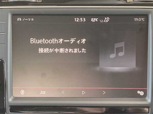 フォルクスワーゲン ゴルフ TSI ハイライン BMテクノ 東京都 2015(平27)年 1.9万km シルバー 純正ナビ/Bluetooth接続可、USB入力端子、CD、フルセグTV/レーダー探知機/ドライブレコーダー/ビルトインETC/クルーズコントロール有（追従走行有）/プリクラッシュセーフティシステム/電気パーキングブレーキ/バックカメラ/レーンキープアシスト/横滑り防止装置/オートライト/盗難防止装置/パドルシフト/W＋サイドエアバッグ/LEDヘッドライト/純正アルミホイール/純正フロアマット/MTモード付AT/アイドリングストップ/スマートキー/保証書/取扱説明書/記録簿