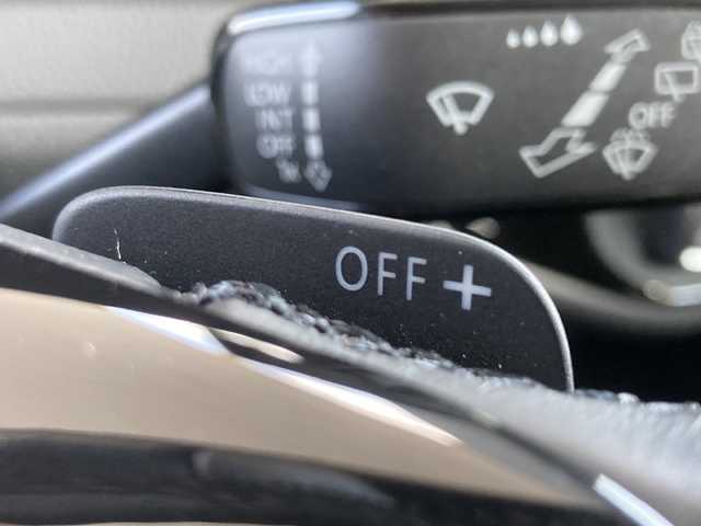 フォルクスワーゲン ゴルフ TSI ハイライン BMテクノ 東京都 2015(平27)年 1.9万km シルバー 純正ナビ/Bluetooth接続可、USB入力端子、CD、フルセグTV/レーダー探知機/ドライブレコーダー/ビルトインETC/クルーズコントロール有（追従走行有）/プリクラッシュセーフティシステム/電気パーキングブレーキ/バックカメラ/レーンキープアシスト/横滑り防止装置/オートライト/盗難防止装置/パドルシフト/W＋サイドエアバッグ/LEDヘッドライト/純正アルミホイール/純正フロアマット/MTモード付AT/アイドリングストップ/スマートキー/保証書/取扱説明書/記録簿