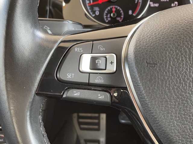 フォルクスワーゲン ゴルフ TSI ハイライン BMテクノ 東京都 2015(平27)年 1.9万km シルバー 純正ナビ/Bluetooth接続可、USB入力端子、CD、フルセグTV/レーダー探知機/ドライブレコーダー/ビルトインETC/クルーズコントロール有（追従走行有）/プリクラッシュセーフティシステム/電気パーキングブレーキ/バックカメラ/レーンキープアシスト/横滑り防止装置/オートライト/盗難防止装置/パドルシフト/W＋サイドエアバッグ/LEDヘッドライト/純正アルミホイール/純正フロアマット/MTモード付AT/アイドリングストップ/スマートキー/保証書/取扱説明書/記録簿