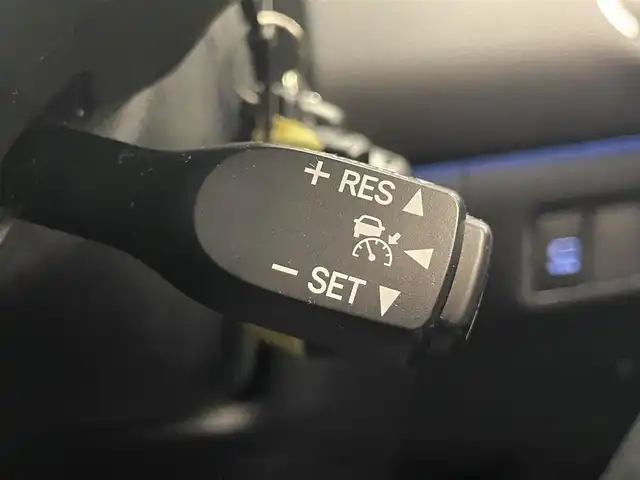 トヨタ ハリアー プレミアム アドバンスドP 高知県 2015(平27)年 6.1万km ホワイトパールクリスタルシャイン 純正９型ナビ/ムーンルーフ/禁煙車/JBL/追従クルコン/全方位カメラ/セーフティセンス/黒ハーフレザー/フルセグ/ブルーレイ/パワーシート/ETC/ドラレコ/衝突軽減/LED/コーナーセンサー/USB/純正マット/フォグ/オートハイビーム/プッシュスタート/スマートキー