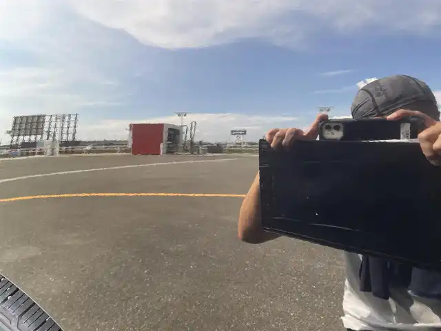 日産 エルグランド 250HWS アーバンクロム 佐賀県 2018(平30)年 7.7万km ファントムブラック 純正8インチHDDナビゲーション/・フルセグTV/CD/DVD/Bluetooth/フリップダウンモニター/全周囲モニター/ビルトインETC/両側パワースライドドア/100V電源/後席エアコン/ハーフレザーシート/キャプテンシート/N席＋２列目オットマン/ISOFIX対応/木目調革巻きステアリング/ステアリングリモコン/純正18インチアルミホイール/純正LEDヘッドライト/純正フォグランプ/純正フロアマット/純正ドアバイザ―/クルーズコントロール/クリアランスソナー/横滑り防止装置