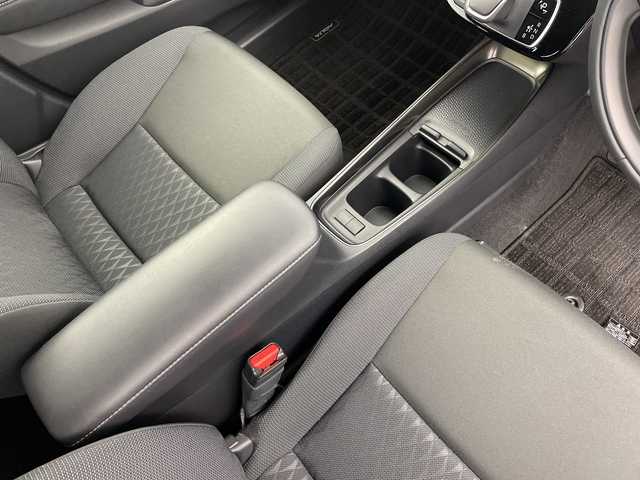 トヨタ アクア Z 新潟県 2024(令6)年 0.3万km クリアベージュメタリック 純正メモリナビ/　Bluetooth/CD/DVD/USB/トヨタセーフティセンス/・プリクラッシュセーフティ/・先行車発進告知機能/・レーントレーシングアシスト/・レーダークルーズコントロール/・オートマチックハイビーム/・ロードサインアシスト/ブラインドスポットモニター/リヤクロストラフィックアラート/パーキングサポートブレーキ/前後コーナーセンサー/前後ドライブレコーダー/バックモニター/ビルトインETC2.0/オートライト/レザーステアリング