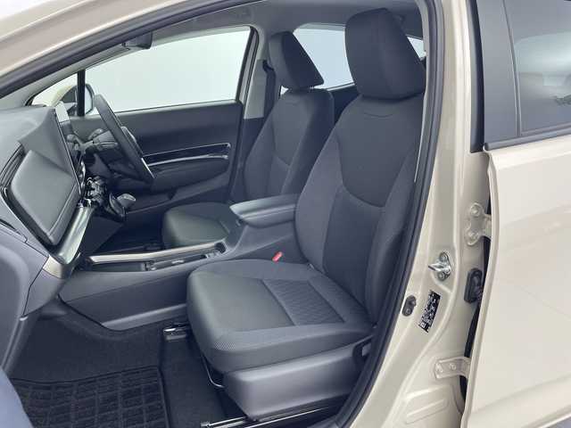 トヨタ アクア Z 新潟県 2024(令6)年 0.3万km クリアベージュメタリック 純正メモリナビ/　Bluetooth/CD/DVD/USB/トヨタセーフティセンス/・プリクラッシュセーフティ/・先行車発進告知機能/・レーントレーシングアシスト/・レーダークルーズコントロール/・オートマチックハイビーム/・ロードサインアシスト/ブラインドスポットモニター/リヤクロストラフィックアラート/パーキングサポートブレーキ/前後コーナーセンサー/前後ドライブレコーダー/バックモニター/ビルトインETC2.0/オートライト/レザーステアリング