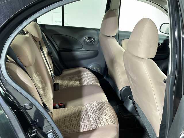 日産 マーチ 12X 30th ハピネス 沖縄県 2013(平25)年 7.7万km ピュアブラック 禁煙車/純正オーディオ/　AM/FM/CD/AUX/スマートキー/純正ドアバイザー/アンチロック・ブレーキ・システム/盗難防止装置/電動格納ミラー/ヘッドライトレベライザー/アイドリングストップ/集中ドアロック/純正フロアマット