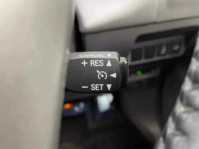 トヨタ プリウス α G 宮城県 2012(平24)年 9.5万km ブラック ALPINE製HDDナビ〈VIE-X08VS〉/バックカメラ/クルーズコントロール/純正HIDヘッドライト/純正フォグランプ/レザーステアリング/純正16インチAW〈ホイールキャップ付〉/スマートキー