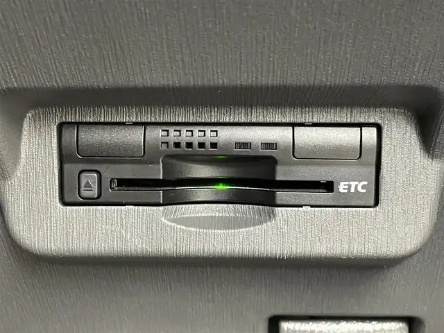 トヨタ プリウス α G 宮城県 2012(平24)年 9.5万km ブラック ALPINE製HDDナビ〈VIE-X08VS〉/バックカメラ/クルーズコントロール/純正HIDヘッドライト/純正フォグランプ/レザーステアリング/純正16インチAW〈ホイールキャップ付〉/スマートキー