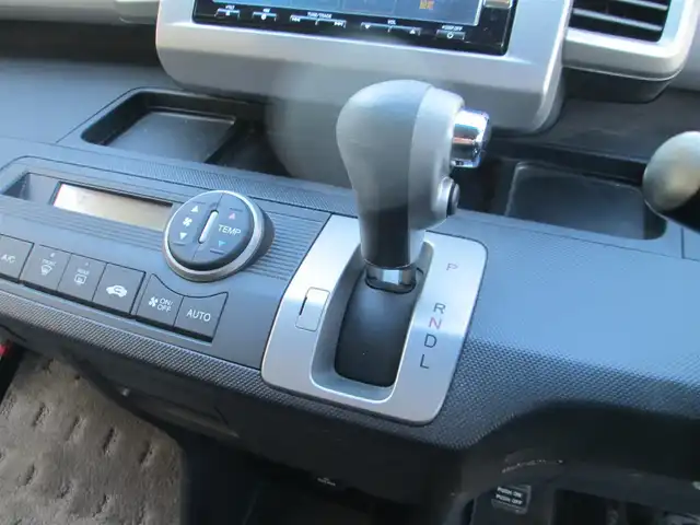 ホンダ フリード GH 千葉県 2012(平24)年 8.4万km プレミアムブラキッシュパール ワンオーナー/純正ナビ、ワンセグTV/バックカメラ/純正オーディオ【DVD/CD/SD】/片側パワースライドドア/HIDヘッドライト&ハロゲンフォグ/横滑り防止装置/Modulo14インチアルミホイール/社外前後ドライブレコーダー/ETC/スペアキー/取扱説明書/新車時保証書