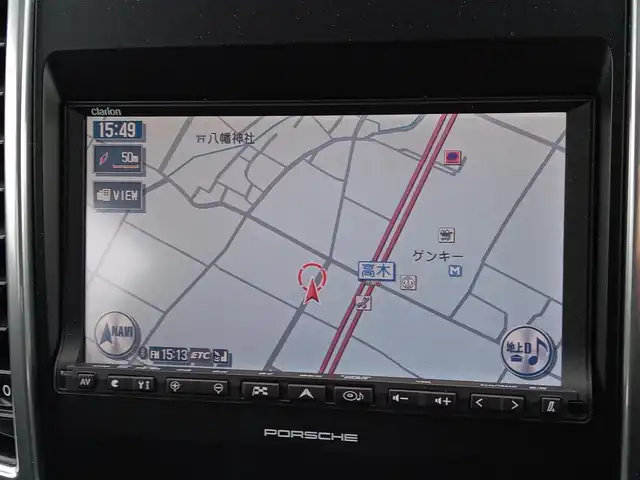 ポルシェ カイエン 福井県 2011(平23)年 1.6万km 白 ４WD/サンルーフ/クラリオンHDDナビ/フルセグテレビ/バック・サイドカメラ/クルーズコントロール/前後コーナーセンサー/横滑り防止装置/盗難防止装置/ETC/レザーシート/前席パワーシート/シートヒーター/純正フロアマット/ダブル＋サイドエアバッグ/カーテンエアバッグ/パドルシフト/キセノンヘッドライト/R・Fフォグ/オートライト/スマートキー
