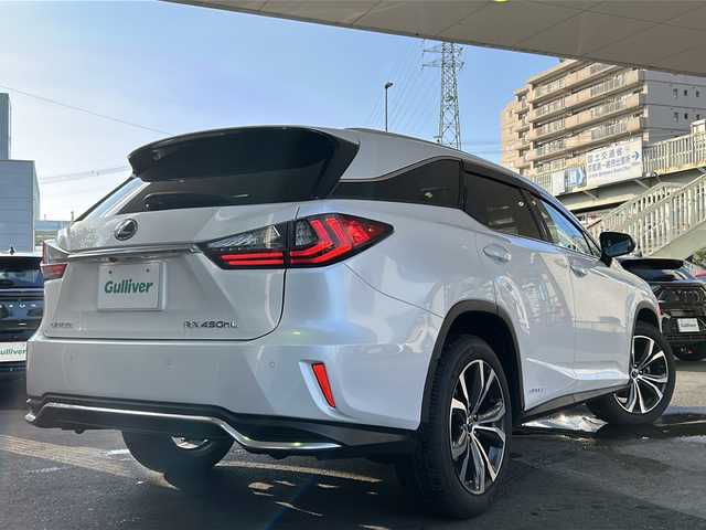 レクサス ＲＸ 450hL 京都府 2019(令1)年 7万km ソニッククォーツ 12.3インチディスプレイナビ/リアエンターテイメントシステム/マークレビンソンサウンド/サンルーフ/ヘッドアップディスプレイ/DVD・BD視聴可能/走行中視聴可能/バックカメラ/Bluetooth/ワイヤレス充電/ビルトインETC2.0/スポーツモード付/3眼LEDヘッドライト/レクサスセーフティーセンス/レーンキープアシスト/ブラインドスポットモニター/オートマチックハイビーム/ダウンヒルアシストコントロール/クルーズコントロール/メモリーパワーシート/シートヒーター＆ベンチレーション/電動格納サードシート/禁煙車/nanoe/フォグランプ/電動格納ウィンカーミラー/アイドリングストップ