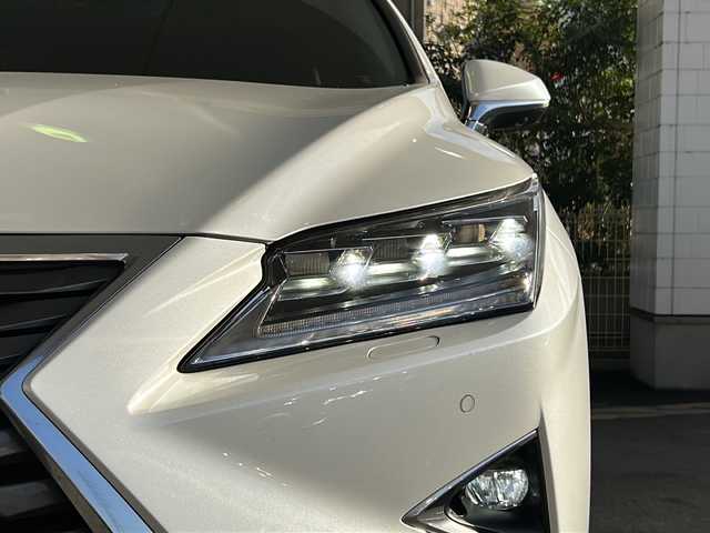 レクサス ＲＸ 450hL 京都府 2019(令1)年 7万km ソニッククォーツ 12.3インチディスプレイナビ/リアエンターテイメントシステム/マークレビンソンサウンド/サンルーフ/ヘッドアップディスプレイ/DVD・BD視聴可能/走行中視聴可能/バックカメラ/Bluetooth/ワイヤレス充電/ビルトインETC2.0/スポーツモード付/3眼LEDヘッドライト/レクサスセーフティーセンス/レーンキープアシスト/ブラインドスポットモニター/オートマチックハイビーム/ダウンヒルアシストコントロール/クルーズコントロール/メモリーパワーシート/シートヒーター＆ベンチレーション/電動格納サードシート/禁煙車/nanoe/フォグランプ/電動格納ウィンカーミラー/アイドリングストップ