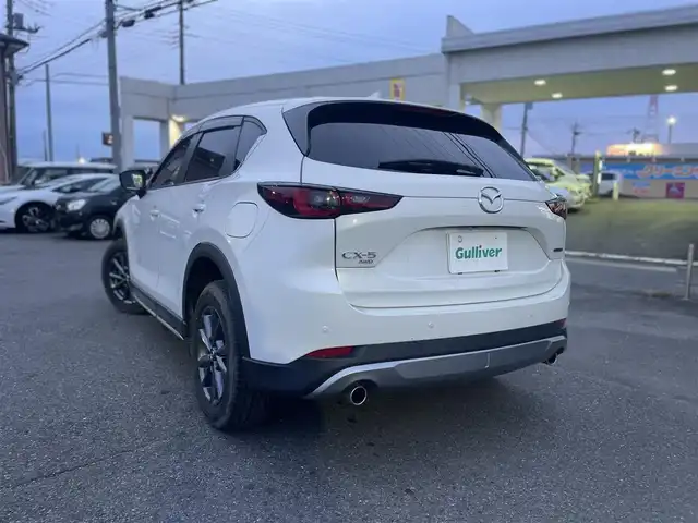 マツダ ＣＸ－５ 20S フィールドジャーニー 群馬県 2023(令5)年 3.1万km ロジウムホワイトプレミアムメタリック 純正メーカーナビTV、Bluetooth、AppleCarPlay、AndroidAuto/ワンオーナー/衝突軽減/レーンキープアシスト/ブラインドスポットモニター/コーナーセンサー/レーダークルーズコントロール/バック、サイド、フロント、全方位カメラ/アイドリングストップ/サイドエアバッグ/LEDヘッドライト/パワーシート/シートヒーター/シートメモリー/パワーバックドア/ステアリングヒーター/ETC/革巻きステアリング/電動格納ミラー/ウィンカーミラー/パドルシフト/ハーフレザーシート/純正アルミホイール/純正フロアマット/スペアキー