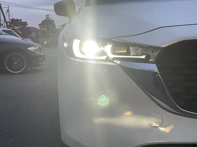 マツダ ＣＸ－５ 20S フィールドジャーニー 群馬県 2023(令5)年 3.1万km ロジウムホワイトプレミアムメタリック 純正メーカーナビTV、Bluetooth、AppleCarPlay、AndroidAuto/ワンオーナー/衝突軽減/レーンキープアシスト/ブラインドスポットモニター/コーナーセンサー/レーダークルーズコントロール/バック、サイド、フロント、全方位カメラ/アイドリングストップ/サイドエアバッグ/LEDヘッドライト/パワーシート/シートヒーター/シートメモリー/パワーバックドア/ステアリングヒーター/ETC/革巻きステアリング/電動格納ミラー/ウィンカーミラー/パドルシフト/ハーフレザーシート/純正アルミホイール/純正フロアマット/スペアキー