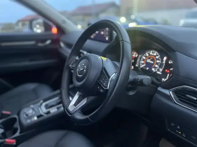 マツダ ＣＸ－５ 20S フィールドジャーニー 群馬県 2023(令5)年 3.1万km ロジウムホワイトプレミアムメタリック 純正メーカーナビTV、Bluetooth、AppleCarPlay、AndroidAuto/ワンオーナー/衝突軽減/レーンキープアシスト/ブラインドスポットモニター/コーナーセンサー/レーダークルーズコントロール/バック、サイド、フロント、全方位カメラ/アイドリングストップ/サイドエアバッグ/LEDヘッドライト/パワーシート/シートヒーター/シートメモリー/パワーバックドア/ステアリングヒーター/ETC/革巻きステアリング/電動格納ミラー/ウィンカーミラー/パドルシフト/ハーフレザーシート/純正アルミホイール/純正フロアマット/スペアキー