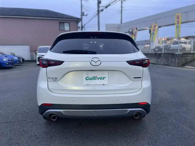 マツダ ＣＸ－５ 20S フィールドジャーニー 群馬県 2023(令5)年 3.1万km ロジウムホワイトプレミアムメタリック 純正メーカーナビTV、Bluetooth、AppleCarPlay、AndroidAuto/ワンオーナー/衝突軽減/レーンキープアシスト/ブラインドスポットモニター/コーナーセンサー/レーダークルーズコントロール/バック、サイド、フロント、全方位カメラ/アイドリングストップ/サイドエアバッグ/LEDヘッドライト/パワーシート/シートヒーター/シートメモリー/パワーバックドア/ステアリングヒーター/ETC/革巻きステアリング/電動格納ミラー/ウィンカーミラー/パドルシフト/ハーフレザーシート/純正アルミホイール/純正フロアマット/スペアキー
