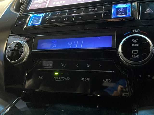 トヨタ アルファード S Cパッケージ 愛知県 2017(平29)年 10.8万km ブラック /禁煙//ALPINE11型ナビ//ALPINEフリップダウンモニター//フルセグ//CD/DVD/SD/USB/BT/AUX/HDMI/AM/FM//バックカメラ//ビルトインETC//デジタルルームミラー/ドライブレコーダー機能付き//AC100V//ハーフレザー//メモリ付きパワーシート//両側パワースライドドア//パワーバックドア//ウッドコンビステアリング//ステアリングスイッチ//ステアリングヒーター//MTモード付AT//LEDオートライト//フォグランプ//クルーズコントロール//クリアランスソナー//ECOモード//nanoe//オートリトラウィンカーミラー//電子パーキング//オートブレーキホールド//スマートキー//プッシュスタート//純正フロアマット//純正ドアバイザー//保証書//取説//記録簿//スペアキー