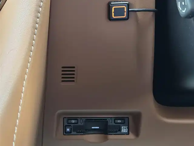 トヨタ ヴェルファイア ハイブリット Z プレミア 鹿児島県 2023(令5)年 3.5万km ブラック デジタルインナーミラー　/後席フリップダウンモニター　/ＨＤＭＩ入力端子　/トヨタセーフティセンス　/トヨタチームメイト　/ＴＶキャンセラー　/ブラウンレザーシート　/ヘッドアップディスプレイ　/ビルトインＥＴＣ２．０/全席シートヒーター/全席ベンチレーション/全席パワーシート/ステアリングヒーター/パーキングアシスト/パノラミックビューモニター/両側パワースライドドア/左右独立ムーンルーフ/前後ドライブレコーダー/レーダークルーズコントロール/ＭＴモード付きＡＴ/パドルシフト/純正アルミホイール(19インチ)/ワイヤレス充電/リヤフィルム施工/コーティング施工証明書付き/前後コーナーセンサー/プッシュスタート/スマートキー/エアバック(W+サイド)