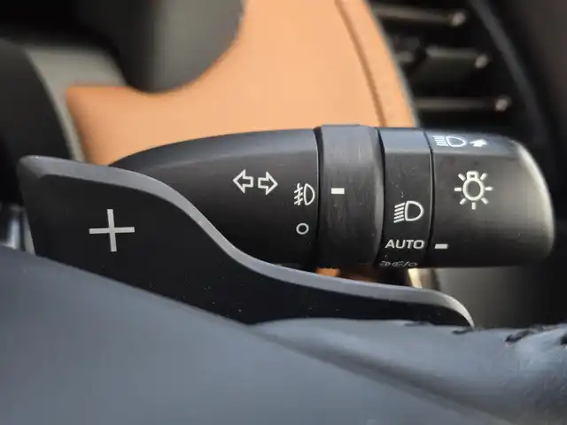 トヨタ ヴェルファイア ハイブリット Z プレミア 鹿児島県 2023(令5)年 3.5万km ブラック デジタルインナーミラー　/後席フリップダウンモニター　/ＨＤＭＩ入力端子　/トヨタセーフティセンス　/トヨタチームメイト　/ＴＶキャンセラー　/ブラウンレザーシート　/ヘッドアップディスプレイ　/ビルトインＥＴＣ２．０/全席シートヒーター/全席ベンチレーション/全席パワーシート/ステアリングヒーター/パーキングアシスト/パノラミックビューモニター/両側パワースライドドア/左右独立ムーンルーフ/前後ドライブレコーダー/レーダークルーズコントロール/ＭＴモード付きＡＴ/パドルシフト/純正アルミホイール(19インチ)/ワイヤレス充電/リヤフィルム施工/コーティング施工証明書付き/前後コーナーセンサー/プッシュスタート/スマートキー/エアバック(W+サイド)