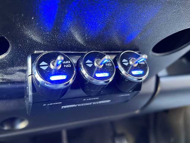 ホンダ ザッツ ターボ 長野県 2005(平17)年 6.9万km タフタホワイト 禁煙車/純正オーディオ【2WV0】/（ＣＤ／ＦＭ／ＡＭ）/ＥＴＣ/純正フロアマット/ＷＯＲＫ１５インチＡＷ/純正フロアマット/ドアバイザー/Ｗエアバック