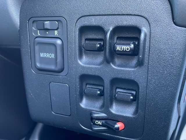 ホンダ ザッツ ターボ 長野県 2005(平17)年 6.9万km タフタホワイト 禁煙車/純正オーディオ【2WV0】/（ＣＤ／ＦＭ／ＡＭ）/ＥＴＣ/純正フロアマット/ＷＯＲＫ１５インチＡＷ/純正フロアマット/ドアバイザー/Ｗエアバック