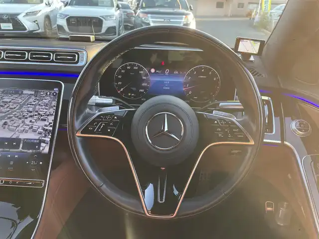 メルセデス・ベンツ Ｓ５００ 福岡県 2021(令3)年 6.1万km ハイテックシルバー 法人ワンオーナー/サンルーフ/レザーエクスクルーシブパッケージ/３Dディスプレイ(BT、フルセグTV、全方位カメラ)/クルーズコントロール/レーンキープアシスト/衝突被害軽減ブレーキ/カーテンエアバッグ/前後ドラレコ/前後コーナーセンサー/ETC/レザーシート(シートヒーター、エアシート)/シートメモリ/純正AW・純正フロアマット/LEDオートライト/ワイヤレス充電