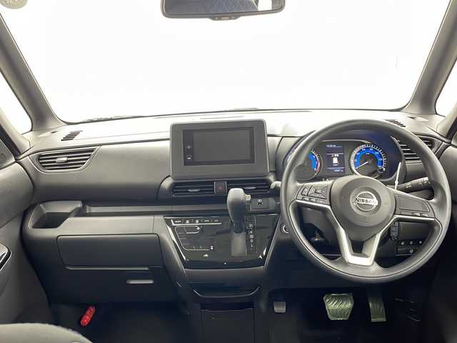 日産 ルークス ハイウェイスター X 茨城県 2022(令4)年 1万km ホワイトソリッド/プレミアムオリーブM 純正アルミホイール/両側スライドドア/LEDヘッドライト/スマートキー/Bluetooth接続/全方位モニター/エンジンスタートボタン/コーナーセンサー/オートライト/盗難防止装置/ABS/横滑り防止装置