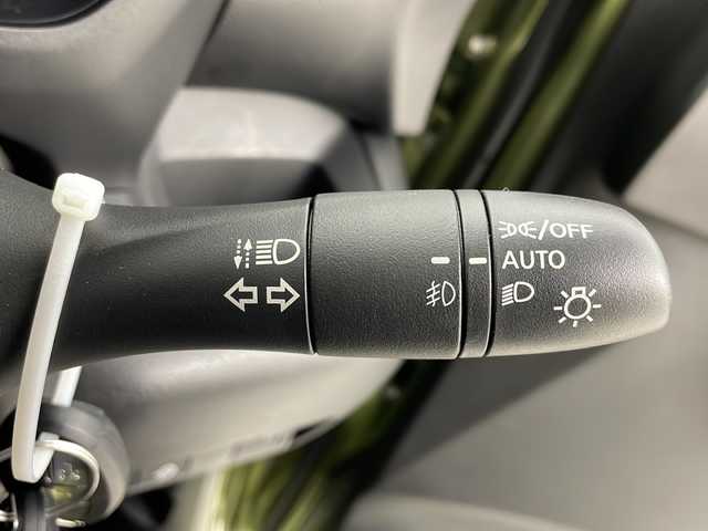 日産 ルークス ハイウェイスター X 茨城県 2022(令4)年 1万km ホワイトソリッド/プレミアムオリーブM 純正アルミホイール/両側スライドドア/LEDヘッドライト/スマートキー/Bluetooth接続/全方位モニター/エンジンスタートボタン/コーナーセンサー/オートライト/盗難防止装置/ABS/横滑り防止装置