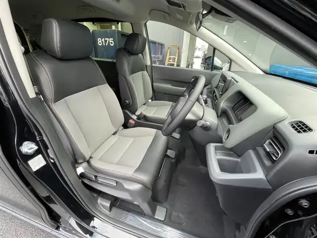 ホンダ フリード ハイブリット e:HEV クロスター 滋賀県 2025(令7)年 0.1千km クリスタルブラックパール 登録済未使用車/純正９インチナビ/(Bluetooth/フルセグTV/Apple Car Play/Android Auto)/ホンダセンシング/・アダプティブクルーズコントロール/・レーンキープアシスト/・衝突軽減ブレーキ/・路外逸脱抑制機能/・ブラインドスポットインフォメーション/・オートハイビーム/ルーフレール/両側パワースライドドア/クリアランスソナー/バックカメラ/シートヒーター/オートライト/LEDヘッドライト