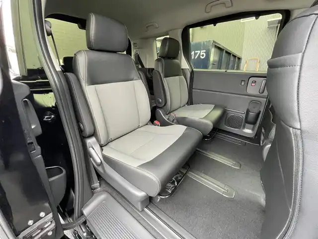 ホンダ フリード ハイブリット e:HEV クロスター 滋賀県 2025(令7)年 0.1千km クリスタルブラックパール 登録済未使用車/純正９インチナビ/(Bluetooth/フルセグTV/Apple Car Play/Android Auto)/ホンダセンシング/・アダプティブクルーズコントロール/・レーンキープアシスト/・衝突軽減ブレーキ/・路外逸脱抑制機能/・ブラインドスポットインフォメーション/・オートハイビーム/ルーフレール/両側パワースライドドア/クリアランスソナー/バックカメラ/シートヒーター/オートライト/LEDヘッドライト