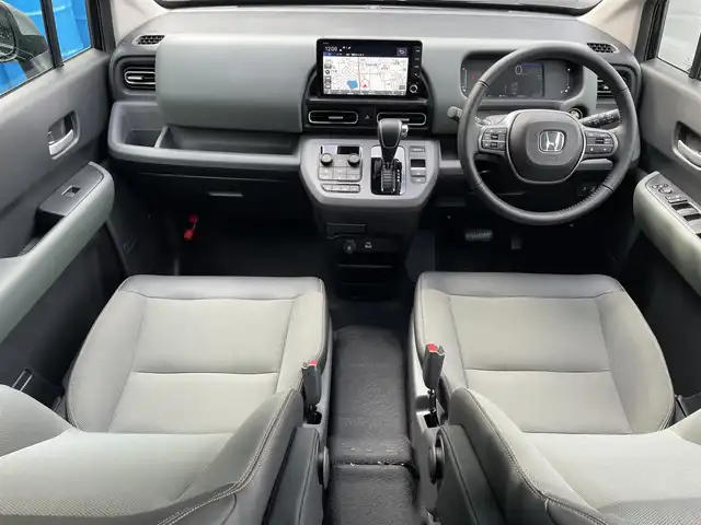 ホンダ フリード ハイブリット e:HEV クロスター 滋賀県 2025(令7)年 0.1千km クリスタルブラックパール 登録済未使用車/純正９インチナビ/(Bluetooth/フルセグTV/Apple Car Play/Android Auto)/ホンダセンシング/・アダプティブクルーズコントロール/・レーンキープアシスト/・衝突軽減ブレーキ/・路外逸脱抑制機能/・ブラインドスポットインフォメーション/・オートハイビーム/ルーフレール/両側パワースライドドア/クリアランスソナー/バックカメラ/シートヒーター/オートライト/LEDヘッドライト