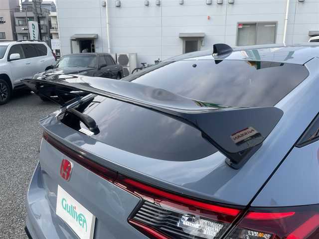 ホンダ シビック タイプR 兵庫県 2024(令6)年 0.2万km ソニックグレーパール ・ワンオーナー/・ソニックグレーパール/・R7年ディーラー記録簿/・ホンダコネクトナビ/・地デジ/BT/USB/・ステアリングリモコン/・ビルトインETC/・オートLEDヘッドランプ/・ブレンボキャリパー/・TYPE R純正フロアマット/・コーナーセンサー/・純正19インチAW/・CMBS警告/・ACC/・先行車発進お知らせ/・路外逸脱抑制制御/・レーンキープアシストシステム/・ブラインドスポットシステム/・標識認識機能/・ドライバー注意力モニター/・オートハイビーム