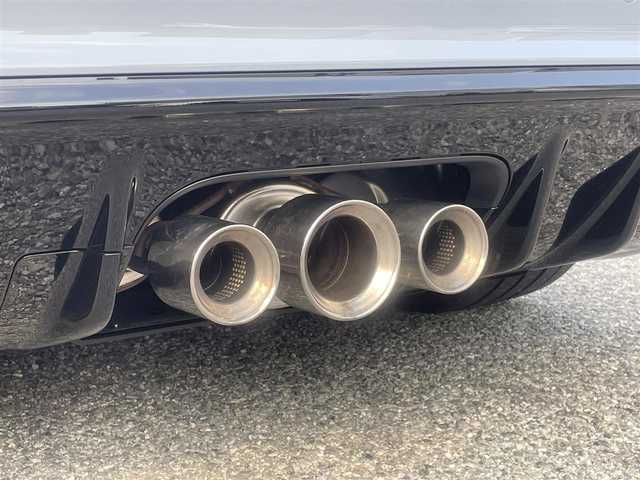 ホンダ シビック タイプR 兵庫県 2024(令6)年 0.2万km ソニックグレーパール ・ワンオーナー/・ソニックグレーパール/・R7年ディーラー記録簿/・ホンダコネクトナビ/・地デジ/BT/USB/・ステアリングリモコン/・ビルトインETC/・オートLEDヘッドランプ/・ブレンボキャリパー/・TYPE R純正フロアマット/・コーナーセンサー/・純正19インチAW/・CMBS警告/・ACC/・先行車発進お知らせ/・路外逸脱抑制制御/・レーンキープアシストシステム/・ブラインドスポットシステム/・標識認識機能/・ドライバー注意力モニター/・オートハイビーム
