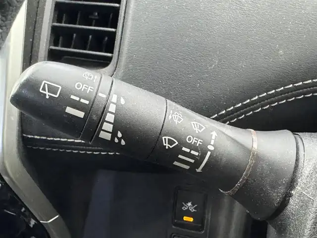 日産 セレナ ハイウェイスター Vセレクション 愛知県 2018(平30)年 9.7万km パール 純正9インチナビ　/（フルセグ／ＢＴ／ＣＤ／ＤＶＤ）　/フリップダウンモニター　/レーダークルーズコントロール　/全方位モニター　/衝突軽減システム　/コーナーセンサー　/パーキングアシスト　/レーンキープアシスト　/両側パワースライドドア　/後席サンシェード　/ドライブレコーダー/ＥＴＣ/純正AW
